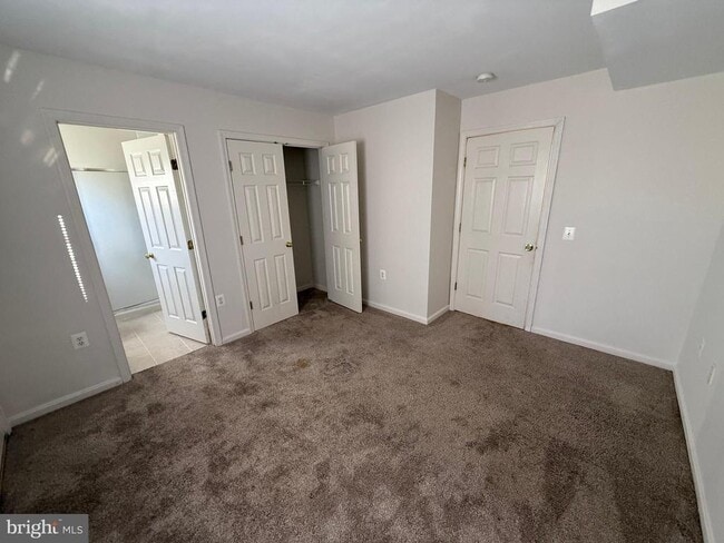 Building Photo - 22976 Fontwell Square