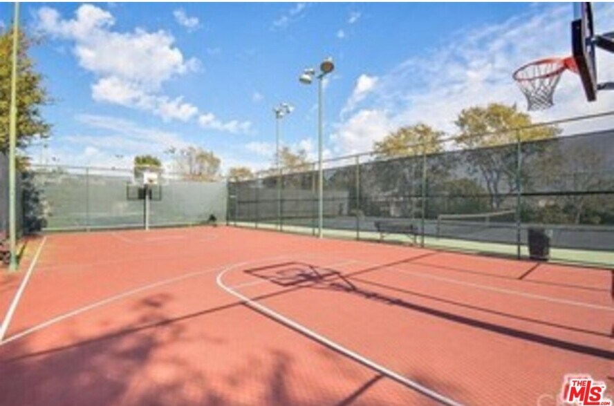 Building Photo - 7742 Redlands St