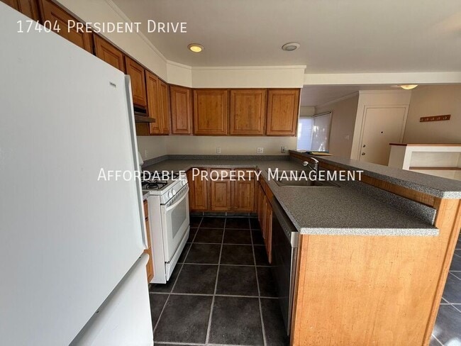 Building Photo - 17404 President Dr