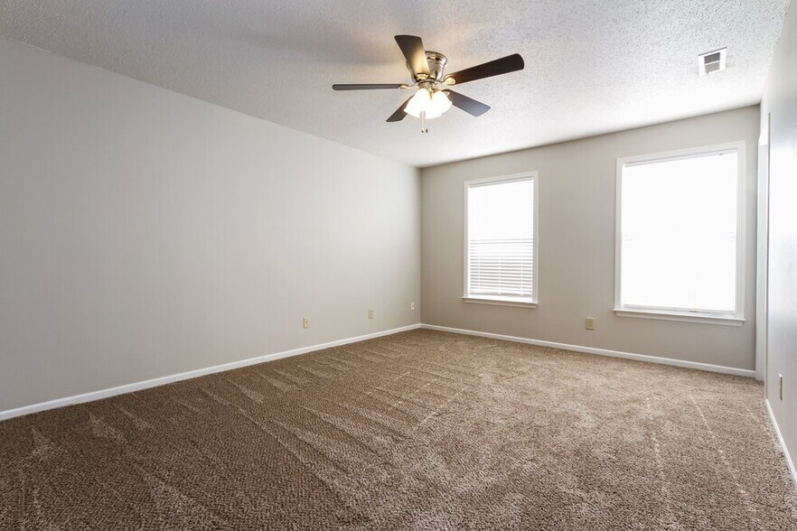 Building Photo - 8649 Hopewell Ct