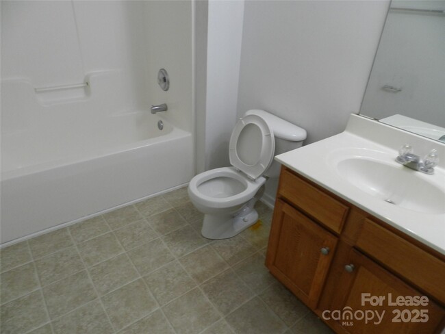 Building Photo - 8623 Carolina Lily Ln