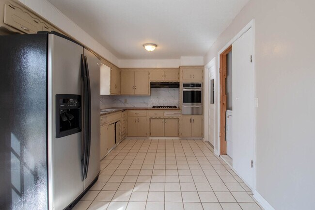 Building Photo - Spacious 3BD/1.BTH Home in Spencer