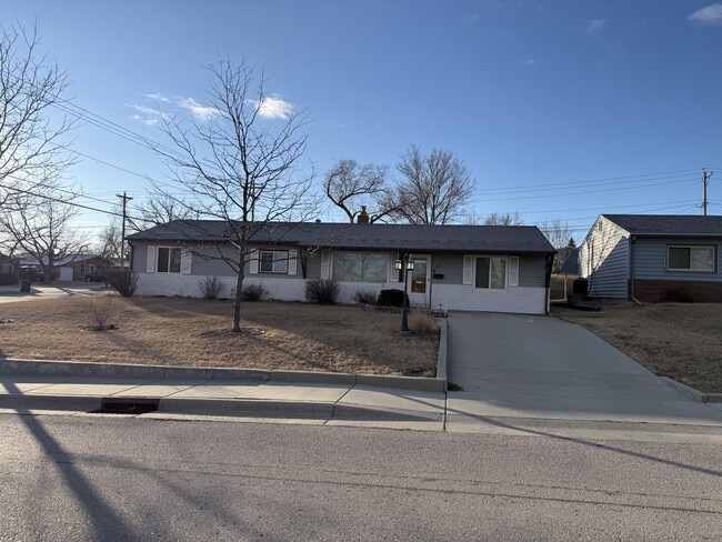 Building Photo - 259 E Oakland St