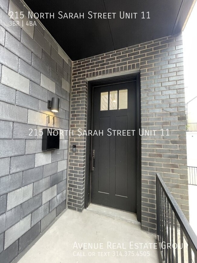 Building Photo - 215 N Sarah St