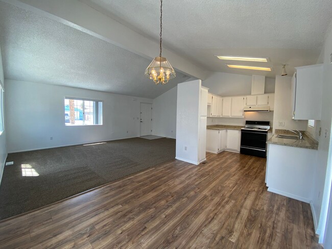 Building Photo - Great 2 Bedroom Home in Bullhead City!