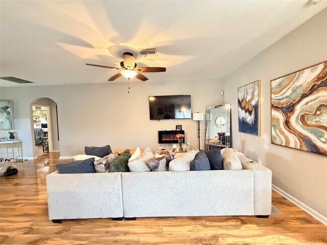 Building Photo - 1807 Emerson Ridge Dr