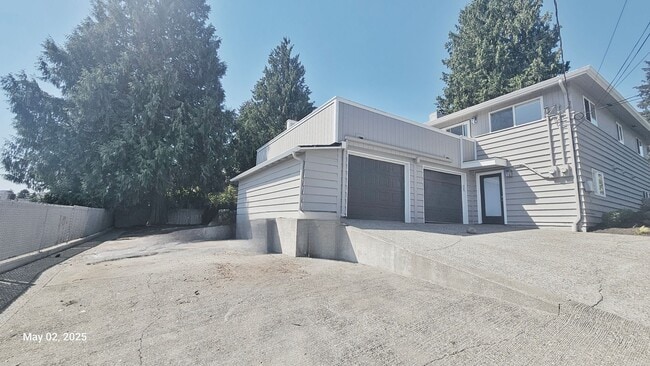 Building Photo - Modern  Studio, 1 Bath in Prime Roosevelt ...