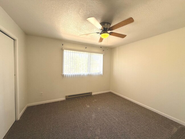 Building Photo - Townhome in Prescott!