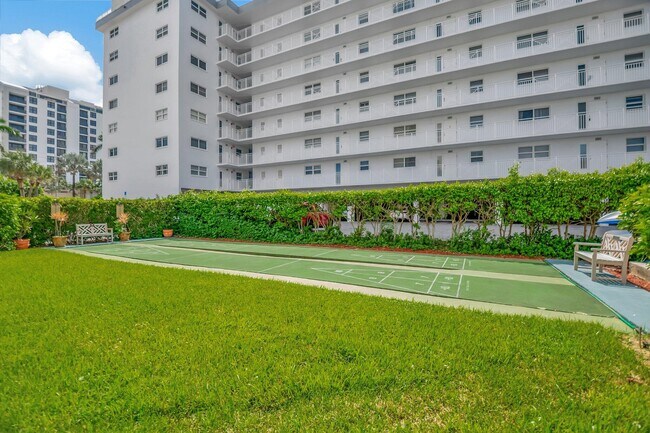 Building Photo - 3100 S Ocean Blvd