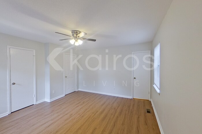 Building Photo - 5169 Beacon Dr