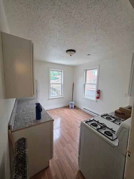 Building Photo - 708 Swede St
