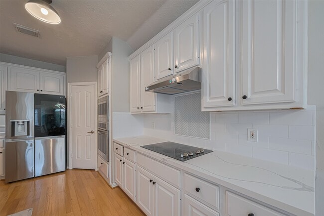 Building Photo - 2347 Golden Shores Ln