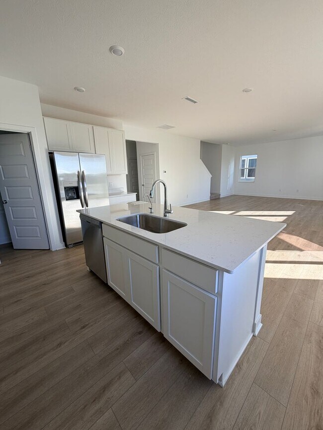 Building Photo - 936 Shadow Dr