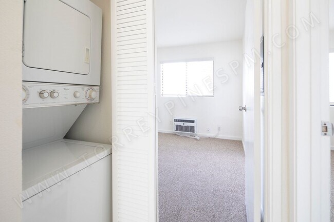Building Photo - *OPEN HOUSE: 9/6 3:30-4:30PM* Normal Heigh...