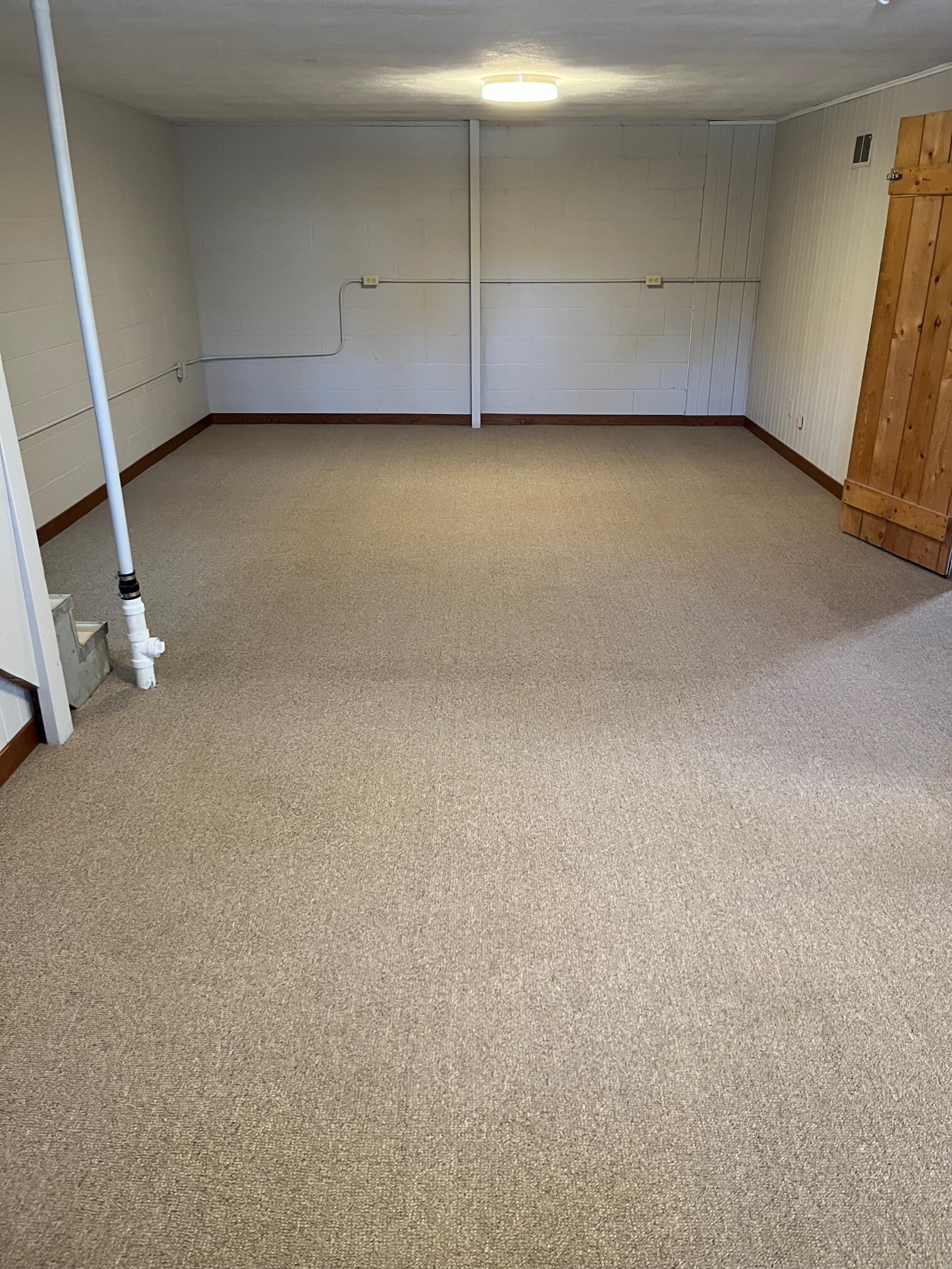 Building Photo - 1043 6th Ave