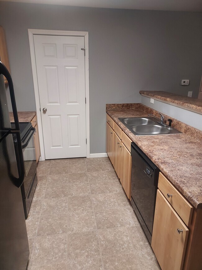 kitchen - 158 Colorado St