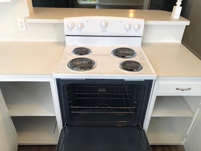 Building Photo - Move in Ready in Central Houston, 2 Bed/1 ...
