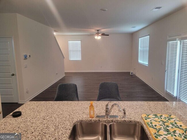 Building Photo - 2021 Vidalia Ct
