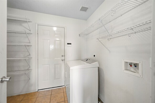Building Photo - 14954 Sugar Sands Dr