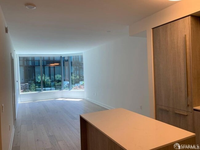 Building Photo - 318 Main St