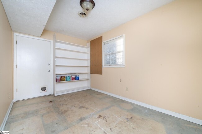 Building Photo - 125 Newgate Dr