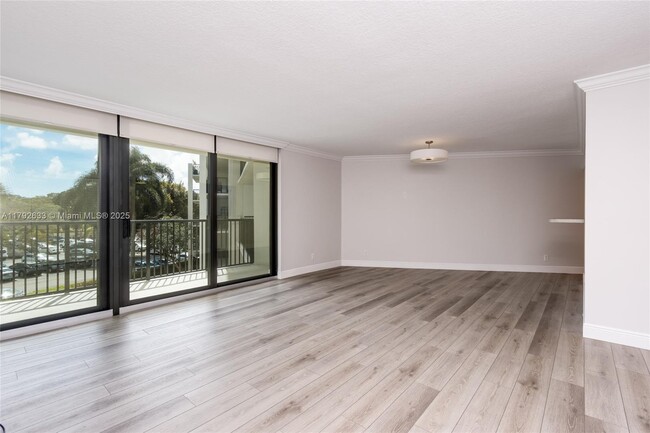 Building Photo - 1301 River Reach Dr