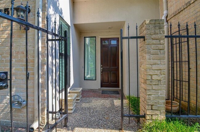 Building Photo - 15735 Tanya Cir