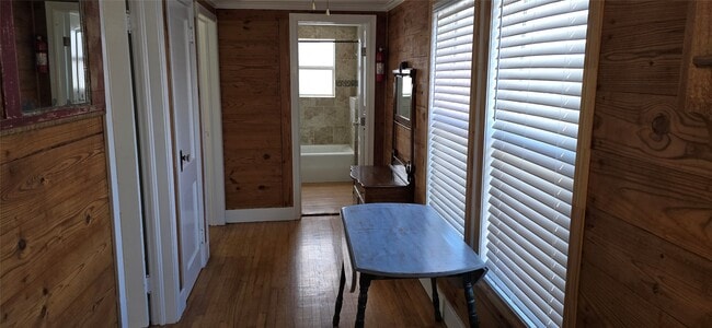 Building Photo - 1808 Avenue J