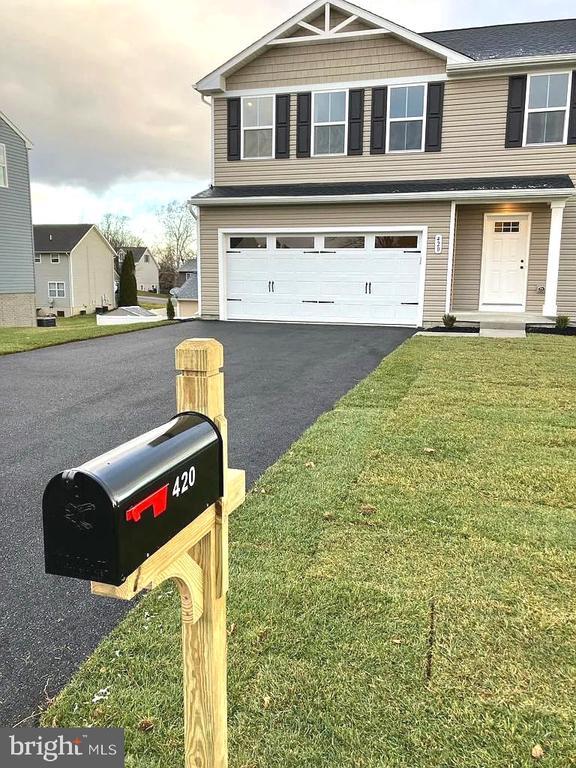 Building Photo - 420 Circle Dr