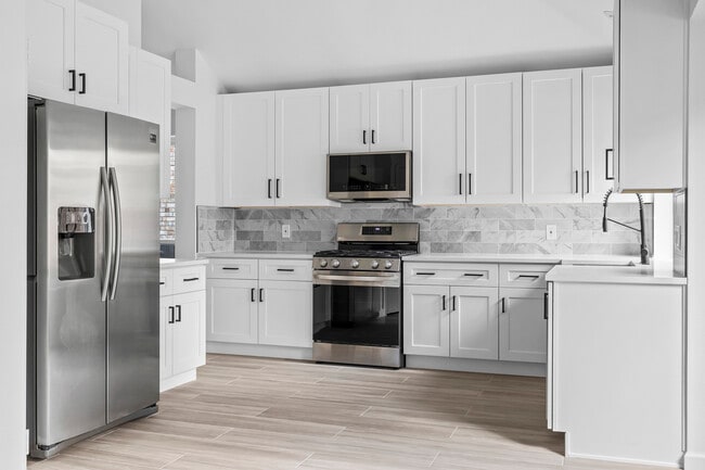 Building Photo - 6408 Back Bay Ln