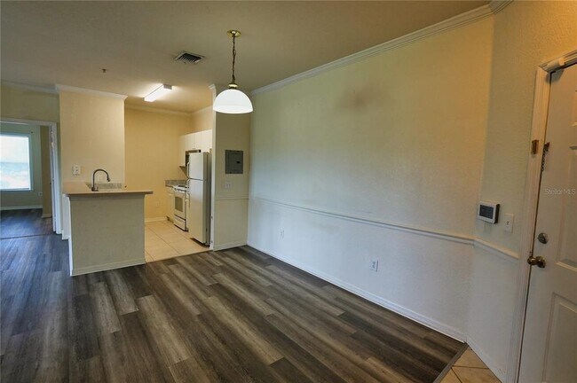 Building Photo - 3757 Conroy Rd