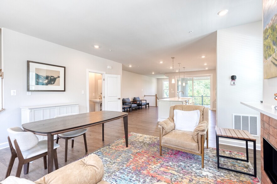 Building Photo - 200 Hickory Hollow Ct