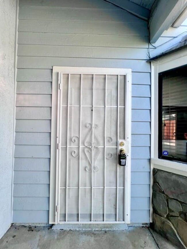Building Photo - Upgraded 2 Bedroom Menifee home with a two...