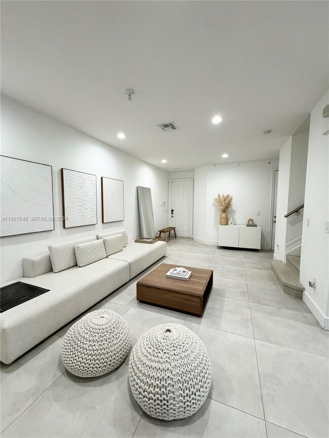 Building Photo - 13017 Riverwalk Cir S