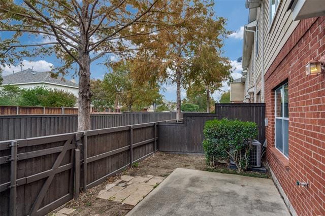 Building Photo - 8738 Manhattan Ave