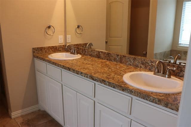 Building Photo - 414 Stonecreek Dr