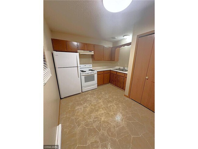 Building Photo - 1380 Heritage Dr