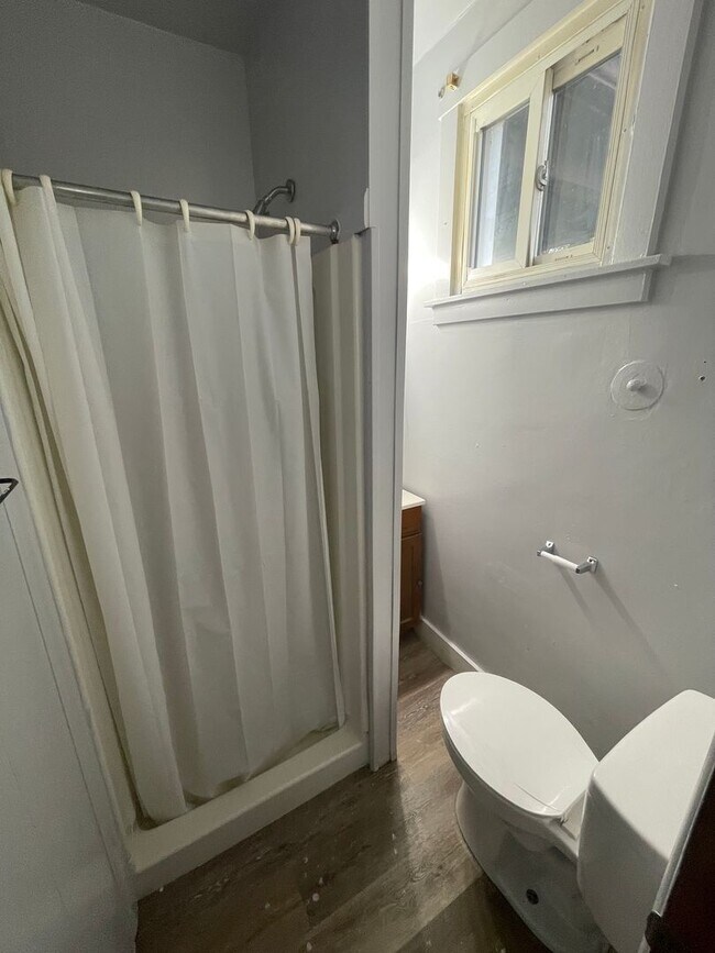 Building Photo - 1600 McClure St