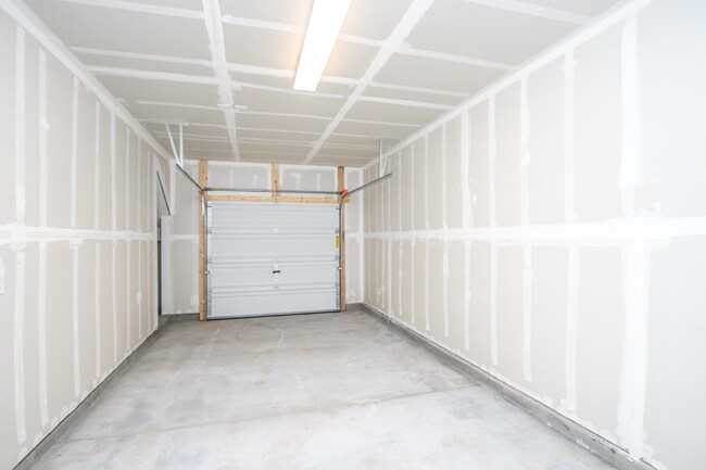 Building Photo - 3Br Home $1799 59th Ave/Broadway