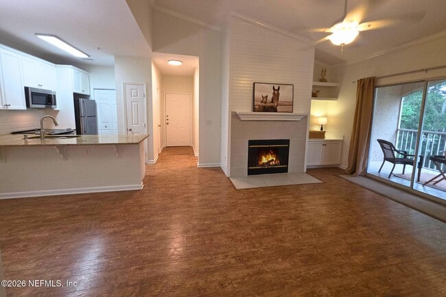 Building Photo - 230 Colima Ct