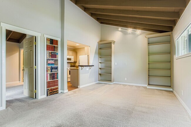 Building Photo - Nicely updated 1 bed 1 bath condo for rent...