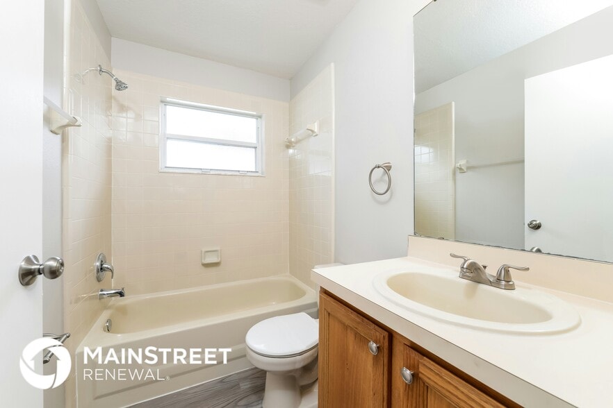 Building Photo - 828 Shell Ln