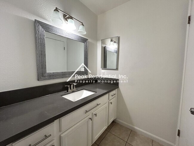 Building Photo - 5814 Shadow Creek Dr