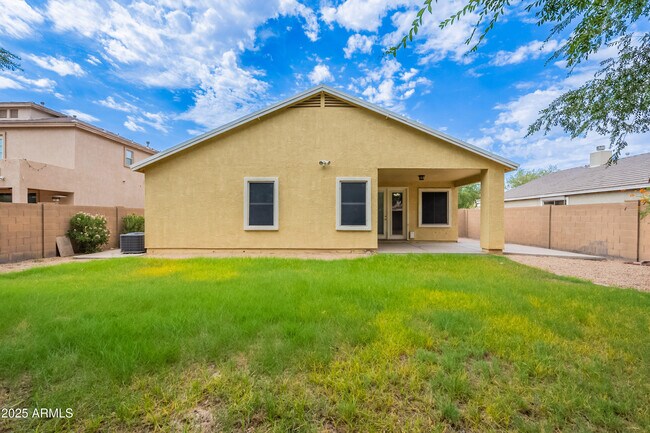 Building Photo - 7062 W Palmaire Ave
