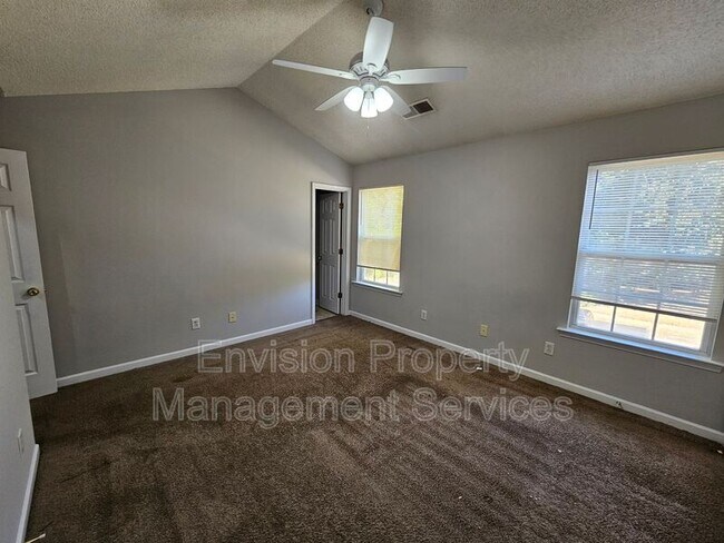 Building Photo - 336 Coral Cir
