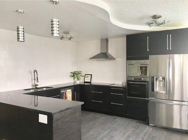 Building Photo - 3003 Terramar St