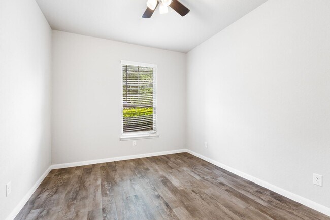 Building Photo - 4 Bedroom/2.5 Bathroom Home in the Hidden Canyons at Texas Research Park Subdivison