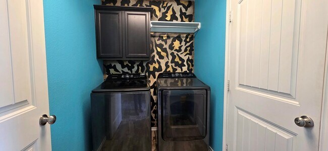 Building Photo - 1025 Pine Leaf Pl