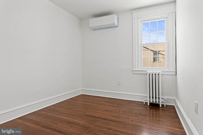 Building Photo - 137 Kenilworth Rd