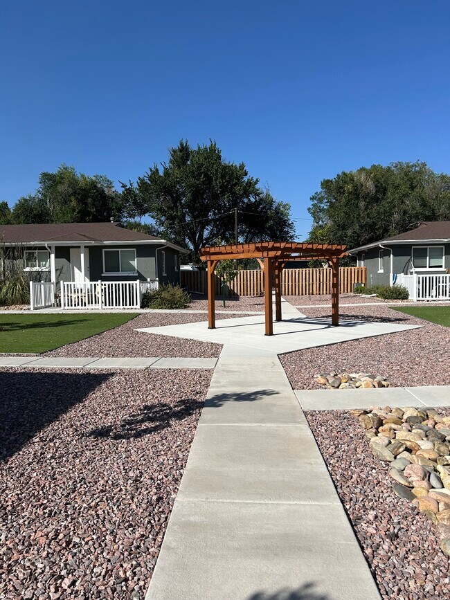 Building Photo - 3410 N Cascade Ave